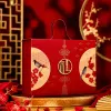 مجموعة علب هدايا حمراء مع أزهار صينية دائرية ذهبية Specification image